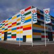 Europe’s first independent testing and research centre
can analyse heterogeneous plastic waste streams down
to the smallest part and is equipped with state-of-the-art
facilities. The Lindner Washtech’s complex washing
system will be installed in August 2022.