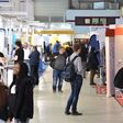 messe, fachmesse, stand, stände, jobmesse, job, arbeit, arbeitssuche, firma, wirtschaft, geschäftlich, business, außendienst, verkauf, außendienstler, geschäftsmann, geschäftsleute, karriere, handelsmesse, messehalle, verkaufsstand, trade fair, firmen, ausstellung, event, tagung, azubi, ausbildung, messestand, betrieb, aussteller, messebau, halle, menschen, menschenmenge, masse, marketing, besucher, messebesucher