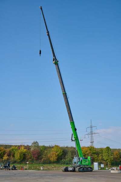 © Sennebogen With the market launch of the new 683 E, SENNEBOGEN unveils its new 80-metric-ton crawler telescopic crane. The new machine complements the existing product portfolio perfectly and attracts particular interest due to its boom length of up to 57 m and numerous equipment variants.