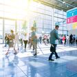 business, messe, trade fair, menschen, reise, travel, termin, rush hour, anzug, geschäftlich, geschäft, convention, expo, flughafen, zukunft, wirtschaft, beschleunigung, bewegung, architektur