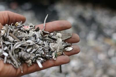 Material Aluminium Scrap in hand