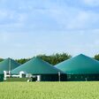 biogasanlage, erneuerbare energie, energiewende, acker, anlage, bauer, bauernhof, bio, biobauer, bioenergie, biogas, biogasaufbereitung, biokraft, biokraftwerk, biomasse, biomethan, co2, energie, energiepflanzen, energieversorger, energieversorgung, erneuerbar, faulgas, feld, fermenter fernwärmeversorgung, gas, gasspeicher, gülle, klimaschutz, klimawandel, kohlendioxid, kraftwerk, land, landwirt, landwirtschaft, methan, regenerativ, rohstoff, sommer, sonne, strom, stromerzeugung, umwelt, umweltschutz, ökologisch