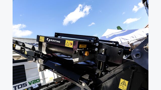 Bunting Magnetics Europe, Event Photography, Master Magnets, Paul Fears Photography, RWM18
Bunting Overband Magnet on a mobile crusher