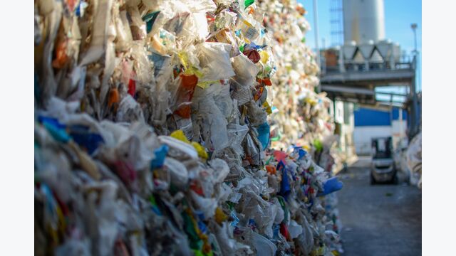 At INSERPLASA post consumer packaging waste is given a new purpose in the form of recyclates and new products made of recycling materials