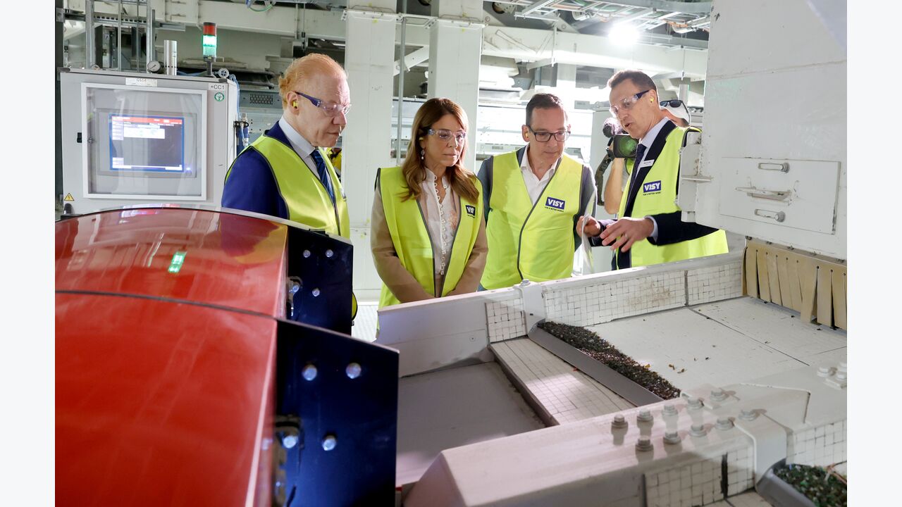 Glass Recycling: REDWAVE celebrates successful opening of Australia's ...