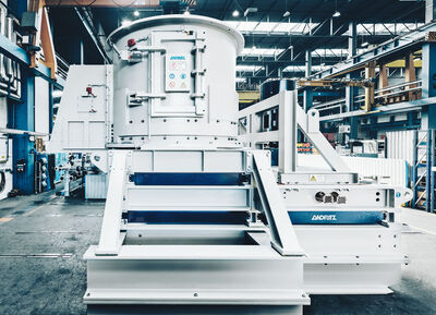 © ANDRITZ The heart of a refrigerator recycling plant: the completely sealed system of the ADuro QZ takes in the refrigerators in batches and separates them into their individual components.