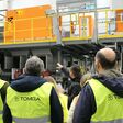 Around 40 participants of the European research project EcoReFibre visited TOMRA’s test center to investigate the industry’s most advanced wood sorting solutions