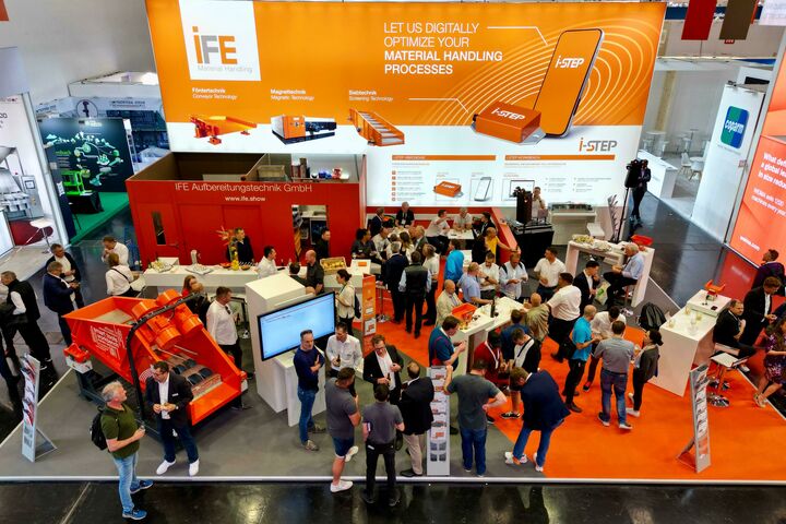 01 IFE Messestand