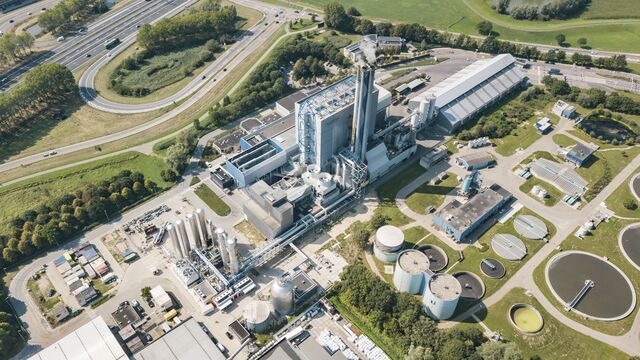 The AVR WtE in Duiven, the Netherlands is one of three WtE plants equipped with an existing CC unit on a commercial scale. The captured CO2 is delivered to the horticulture industry.