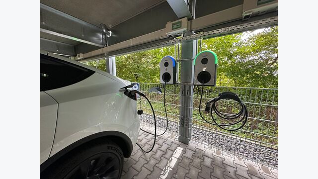 TOMRA has continuously upgraded its car fleet with electric vehicles, which can be charged at the headquarters using one of the 40 EV chargers.