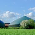 abwärme, alternativ, anlage, bauernhof, biogas, biogasanlage, biogasspeicher, dezentrale stromerzeugung, einspeisebehälter, energieerzeugung, erneuerbare energie, fermenter, behälter, grün, gärbehälter, kraftwerk, mais, maissilage, regenerativ, stromerzeugung, banner, agrarfoto, countrypixel, getreidefeld, banner, breitformat, abwärme, alternativ, anlage, bauernhof, biogas, biogasanlage, biogasspeicher, dezentrale stromerzeugung, einspeisebehälter, energieerzeugung, erneuerbare energie, fermenter, behälter, grün, gärbehälter, kraftwerk, mais, maissilage, regenerativ, stromerzeugung, banner, agrarfoto, countrypixel, getreidefeld, breitformat