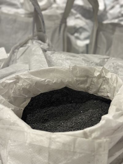 © GreenMantra Technologies Green Mantra CERANOVUS Packaged O4
GreenMantra’s molecular recycling process transforms waste plastics into high-performance specialty polymers and additives.
