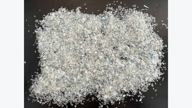 In tray-to-tray recycling, flake-level sorting targets a wide range of contaminants.