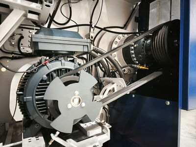 Micromat Serie 4, Micromat Serie IV, Micromat Series 4, Micromat Series IV, Technology, Machine, Spoke, Wheel
At the heart of the Micromat Series IV is the synchronous reluctance motor with energy efficiency class IE6. It impresses with an impressive efficiency of > 97% and does not require any rare earths. The new patented belt coupling and the automatic belt tensioning system (ATB) complete the new drive concept.