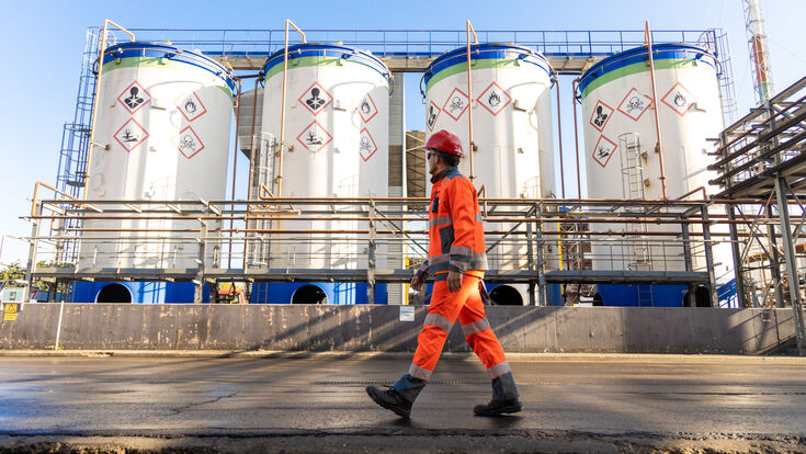 : Veolia is investing over USD 300 million in North American infrastructure and deploying Drop® across 20 European facilities, targeting EUR 1 billion in micropollutants revenue by 2030.