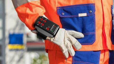 Discovery Mobile, for collection operators, Innovation4Waste proposes Discovery Mobile, an ergonomic wearable device that certifies bag and bin collection services without altering the workflow or incurring installation costs.