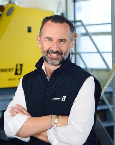 Lukas Armatys, Managing Director of STEINERT MSort GmbH in Wedel, can now offer his customers separation of HR glass and plastics – at a lower price than other manufacturers.