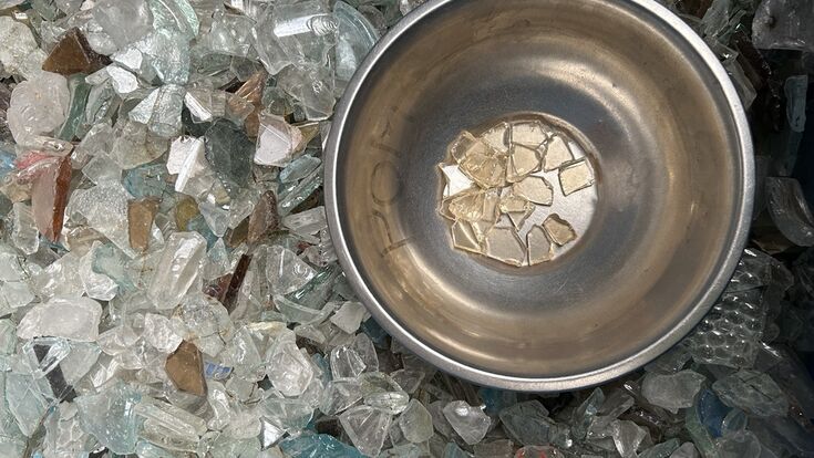 Container glass with HR glass removed.