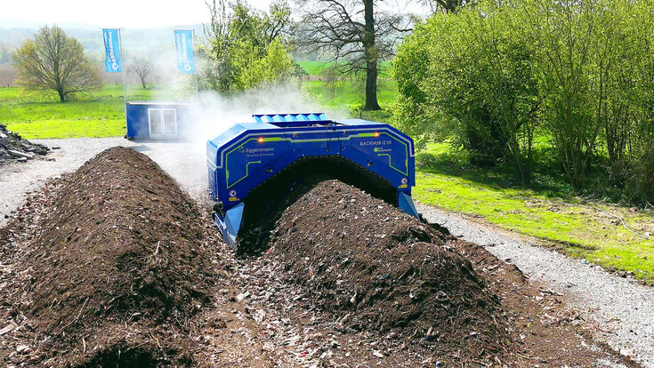 "All work steps, from recognition and turning to changing the windrow, can be carried out completely without human intervention," explains Brand Manager Christian Naujoks Brouer.