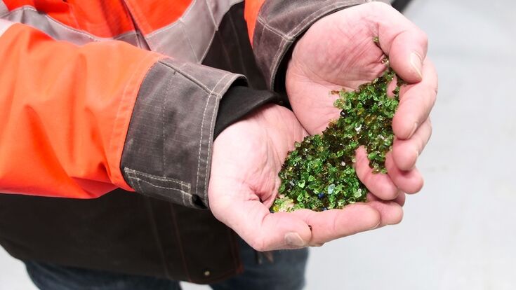 The sorting result: pure green and brown glass, also referred to internally as “Gramber”.