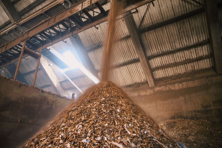 The two sites of Meinhardt Holzwerk GmbH handle around 200,000 tonnes of wood waste per year between them.