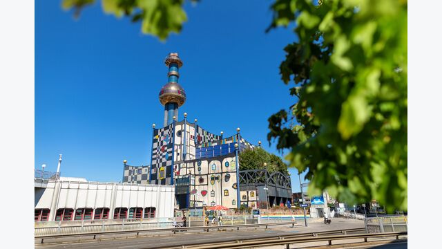 Spittelau, Vienna, incinerator, waste to energy, hundertwasser